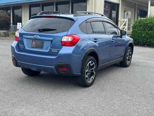 Blue 2017 Subaru Crosstrek 2.0i