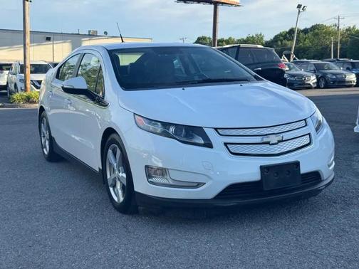 White 2013 Chevrolet Volt Base