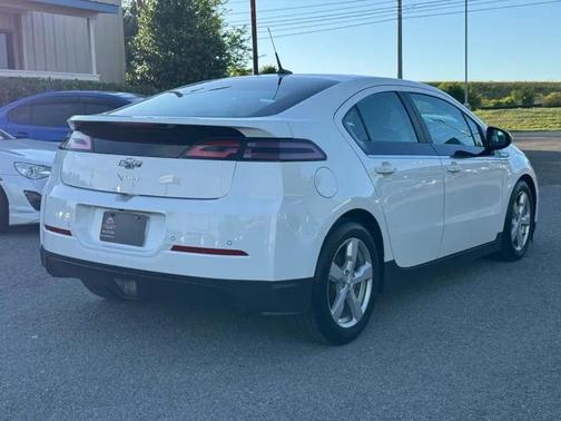 White 2013 Chevrolet Volt Base
