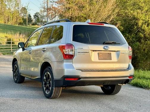 Ice Silver Metallic 2016 Subaru Forester 2.5i Premium
