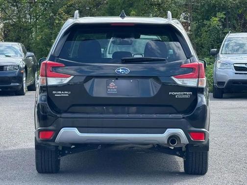 Crystal Black Silica 2021 Subaru Forester Touring