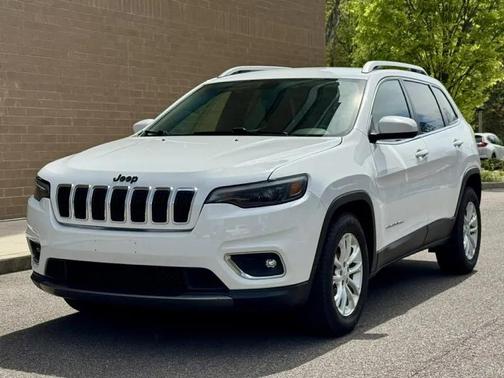Bright White Clearcoat 2019 Jeep Cherokee Latitude