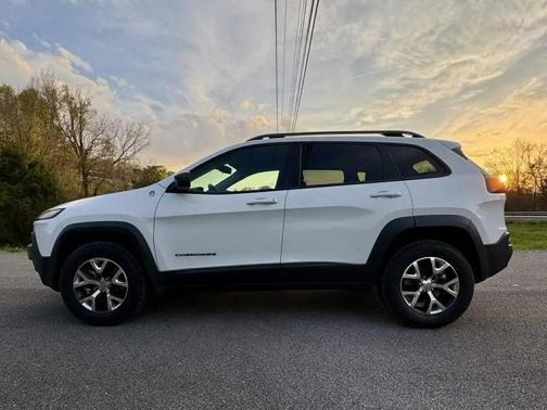 Bright White Clearcoat 2015 Jeep Cherokee Trailhawk