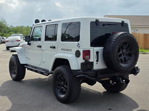 Bright White Clearcoat 2016 Jeep Wrangler Unlimited Backcountry