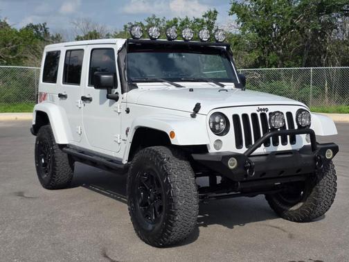 Bright White Clearcoat 2016 Jeep Wrangler Unlimited Backcountry SUV