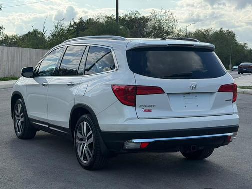 White Diamond Pearl 2016 Honda Pilot Touring