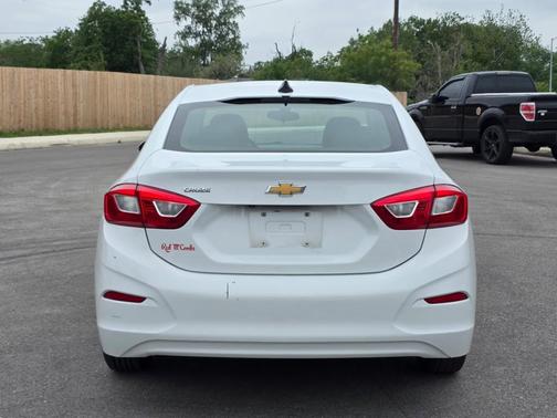 Summit White 2017 Chevrolet Cruze LS