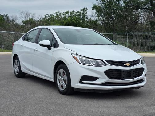 Summit White 2017 Chevrolet Cruze LS
