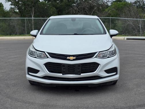 Summit White 2017 Chevrolet Cruze LS