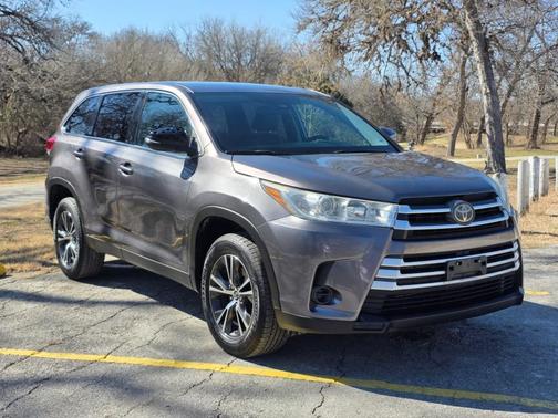 2019 Toyota Highlander LE
