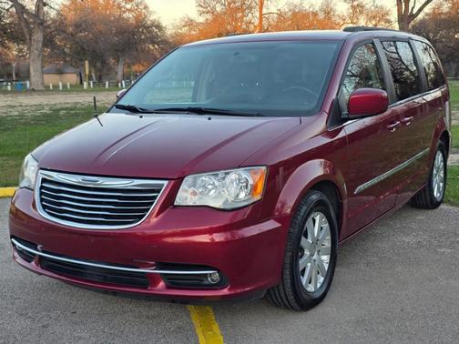 2016 Chrysler Town & Country Touring