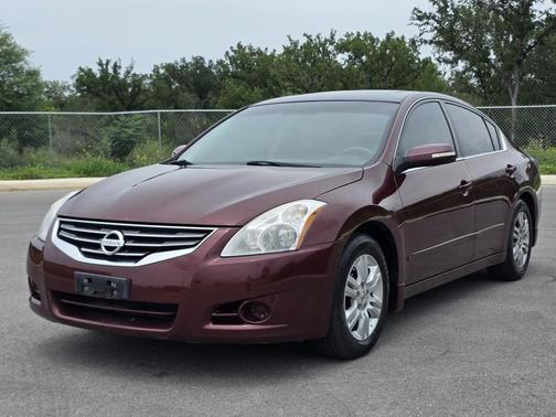 Maroon 2010 Nissan Altima 2.5 SL
