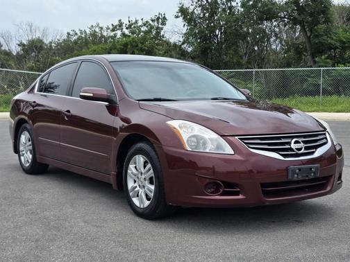 Maroon 2010 Nissan Altima 2.5 SL