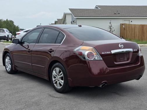 Maroon 2010 Nissan Altima 2.5 SL