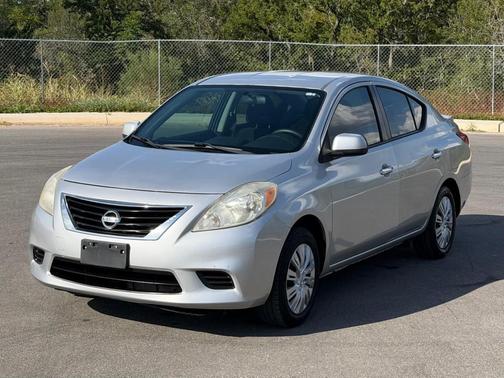 Silver 2013 Nissan Versa 1.6 S