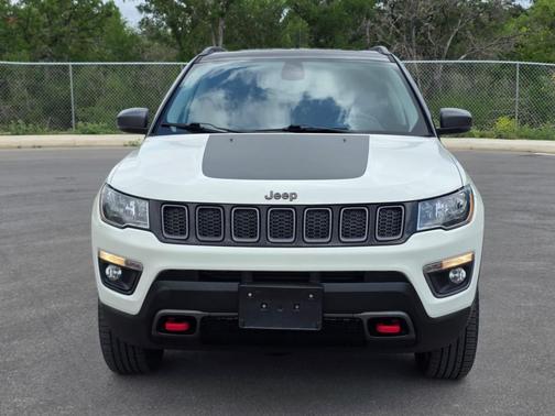 White Clearcoat 2017 Jeep New Compass Trailhawk