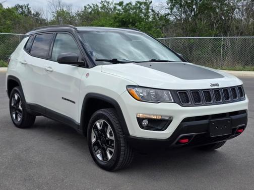 White Clearcoat 2017 Jeep New Compass Trailhawk