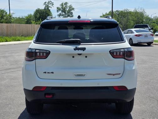 White Clearcoat 2021 Jeep Compass Trailhawk