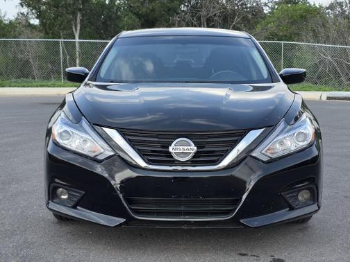Super Black 2017 Nissan Altima 2.5 SR
