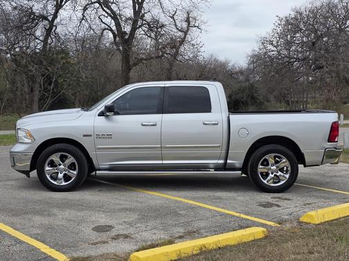 2016 RAM 1500 SLT
