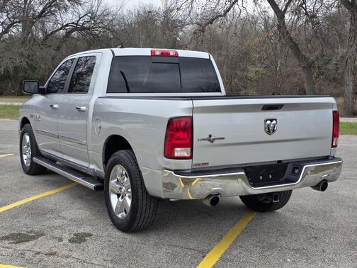 2016 RAM 1500 SLT