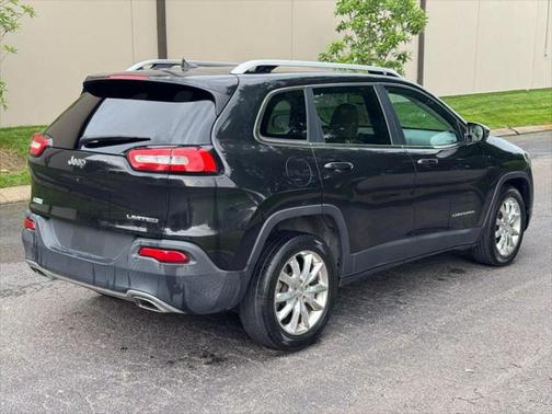 2016 Jeep Cherokee Sport