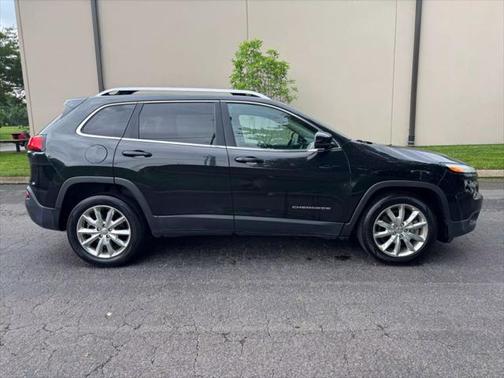 2016 Jeep Cherokee Sport