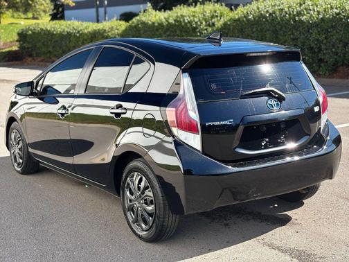 2016 Toyota Prius c Two