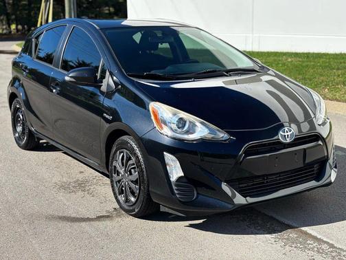 2016 Toyota Prius c Two