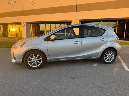 2013 Toyota Prius c Two