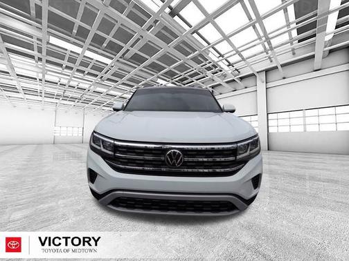 Pure White 2023 Volkswagen Atlas Cross Sport 3.6L V6 SE w/Technology