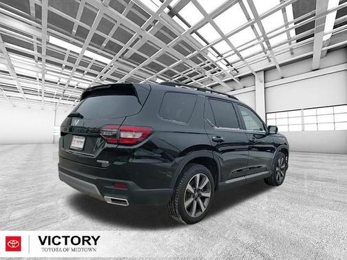 2025 Honda Pilot Touring 8-Passenger