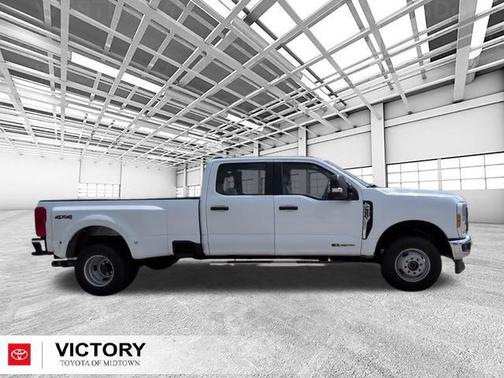 Oxford White 2023 Ford F-350 XL