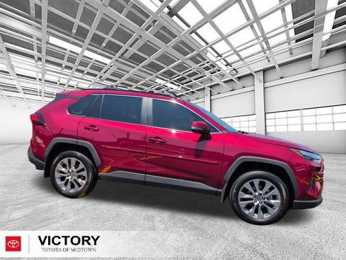 Pearl 2025 Toyota RAV4 XLE Premium