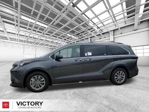 2025 Toyota Sienna XLE 7 Passenger