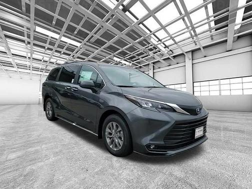 2025 Toyota Sienna XLE 7 Passenger
