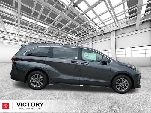 2025 Toyota Sienna XLE 7 Passenger