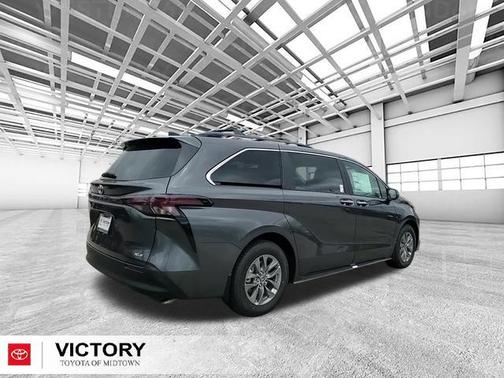 2025 Toyota Sienna XLE 7 Passenger