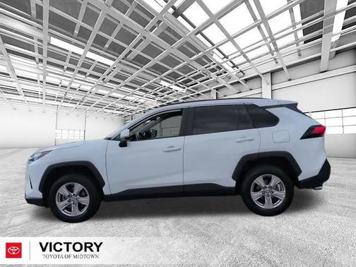 Ice Cap 2024 Toyota RAV4 XLE