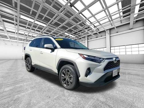 2022 Toyota RAV4 Hybrid XLE Premium