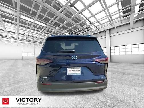 2025 Toyota Sienna XLE