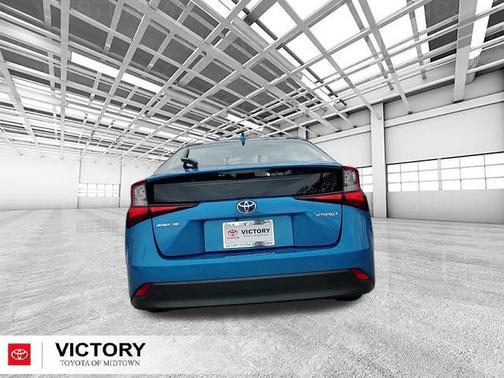 2022 Toyota Prius LE