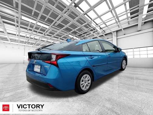 2022 Toyota Prius LE