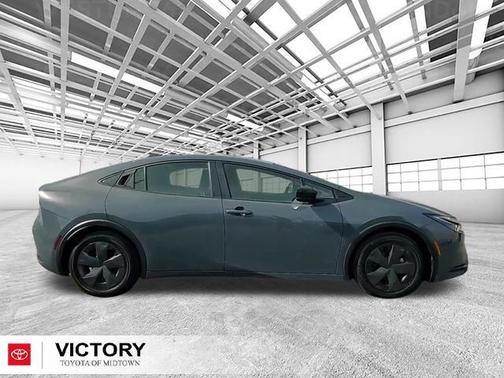 2025 Toyota Prius LE