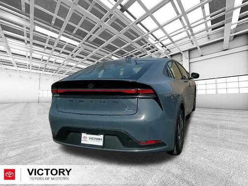 2025 Toyota Prius LE