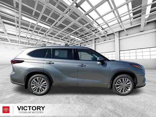 2025 Toyota Highlander Hybrid Platinum