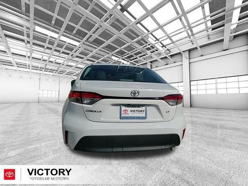 Ice Cap 2025 Toyota Corolla LE