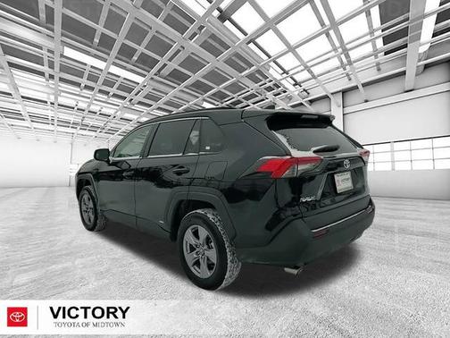 2025 Toyota RAV4 Hybrid LE