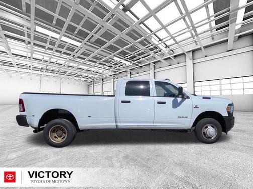 Bright White Clearcoat 2022 RAM 3500 Tradesman Crew Cab 4x4 8' Box