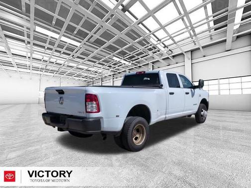 Bright White Clearcoat 2022 RAM 3500 Tradesman Crew Cab 4x4 8' Box